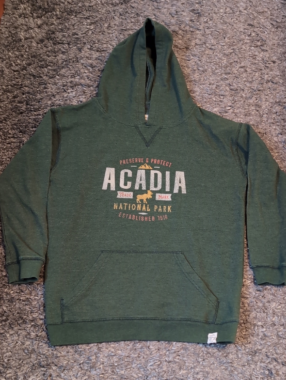 Vintage Youth Arcadia Green Pullover Crewneck Hoodie with National Park Graphic